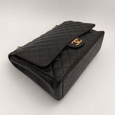 Chanel maxi jumbo caviar